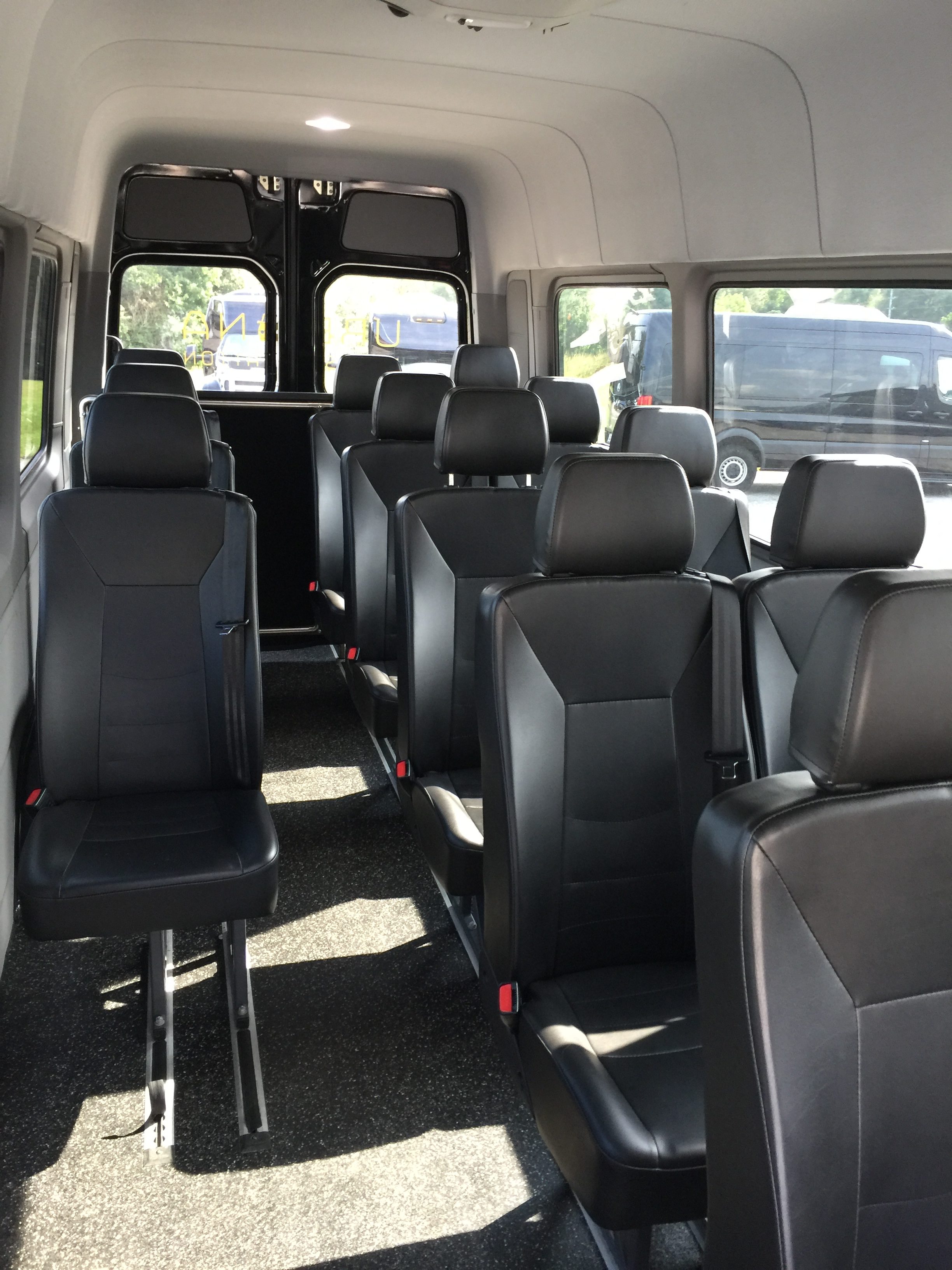 EXECUTIVE MERCEDES SPRINTER  Urbana Transportation